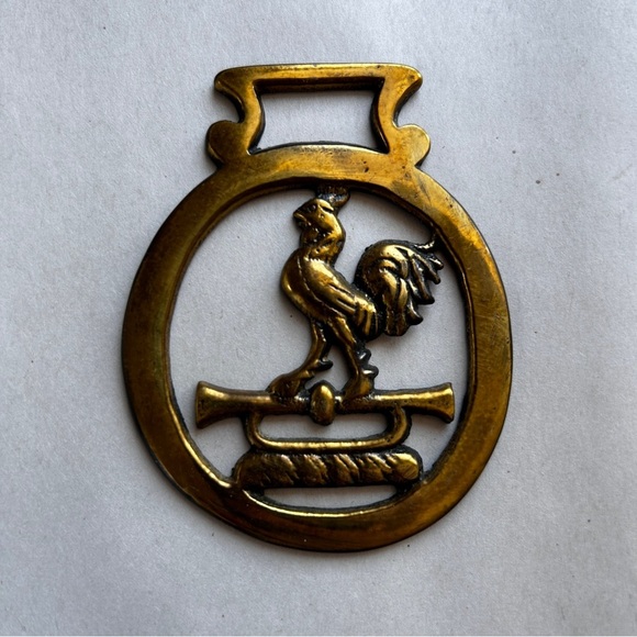 Brass Horse Medallion Buckle Rooster on Bugle Western Christmas Decor English - Picture 1 of 2